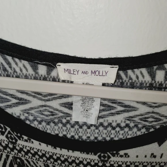 Miley and Molly Women's Long Sleeve Wide Neck Relaxed Fit Black & White Top 128 - Picture 7 of 7
